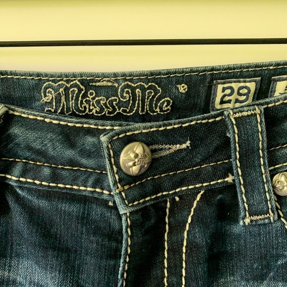 Miss Me Embroidered Dark Wash Signature Skinny - Picture 2 of 5